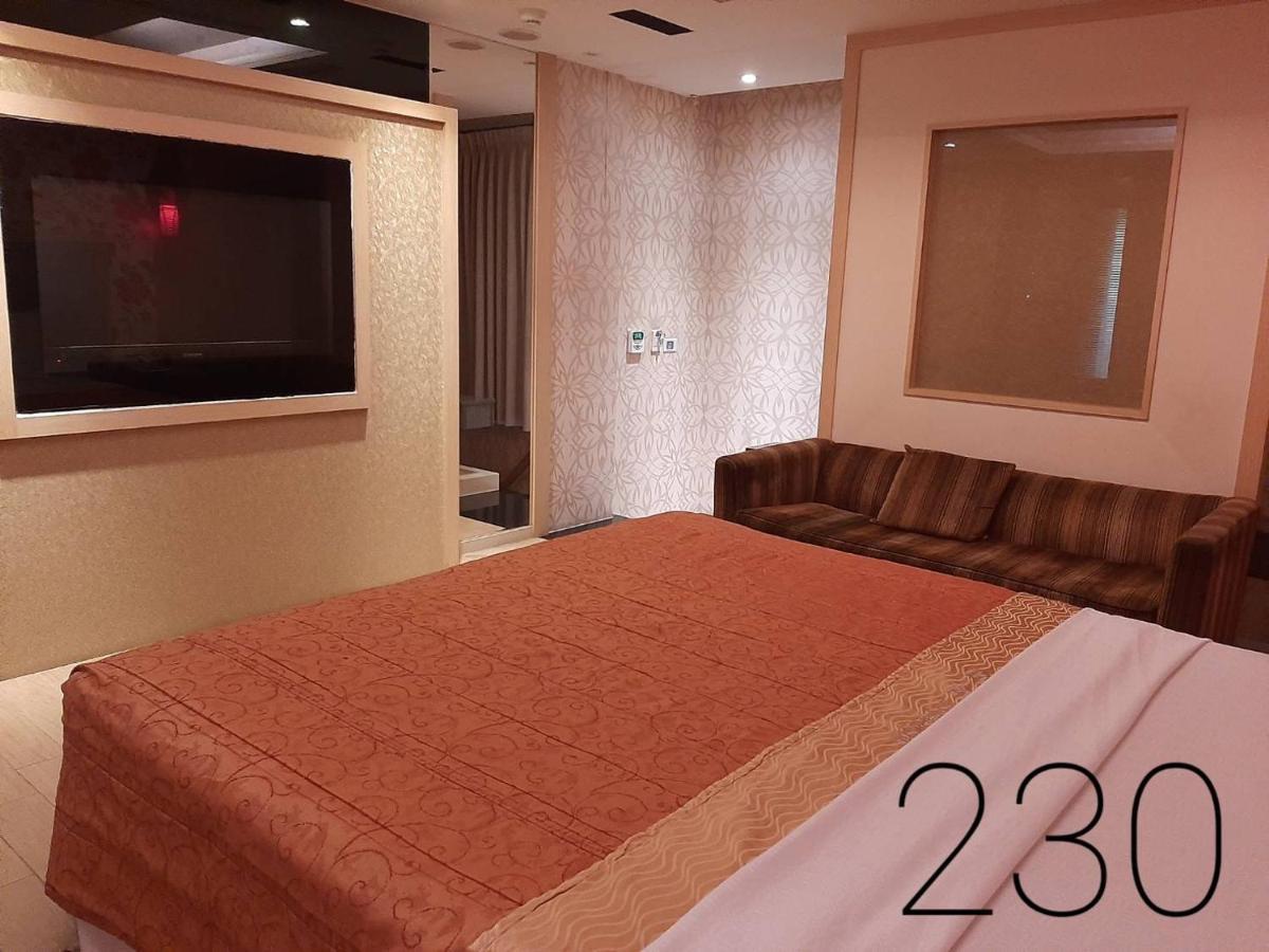 Chateau Motel & Spa Daliao Экстерьер фото